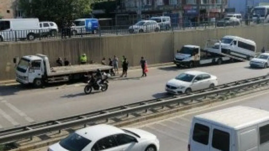D-100'de çekici arıza yapınca trafik kilitlendi