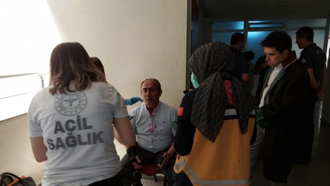 Davada ortalık karıştı, avukat da darp edildi