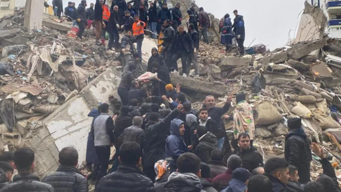 Deprem bölgesinde salgın hastalıklara karşı önlem alınmalı!