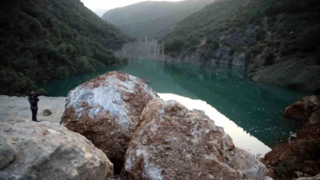 Depremde dağ dağa kavuştu!