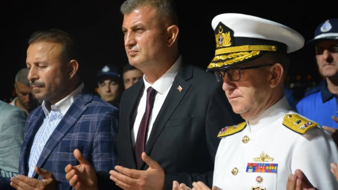 Depremde hayatını kaybedenle dualarla anıldı