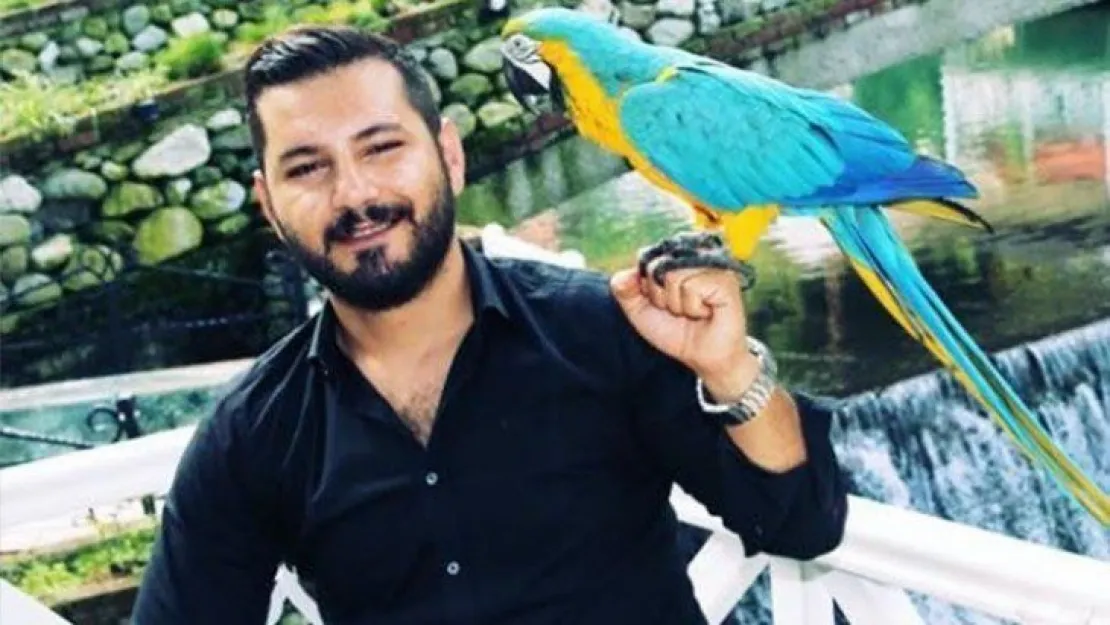 Derince'de evinin kapısında asılı bulundu