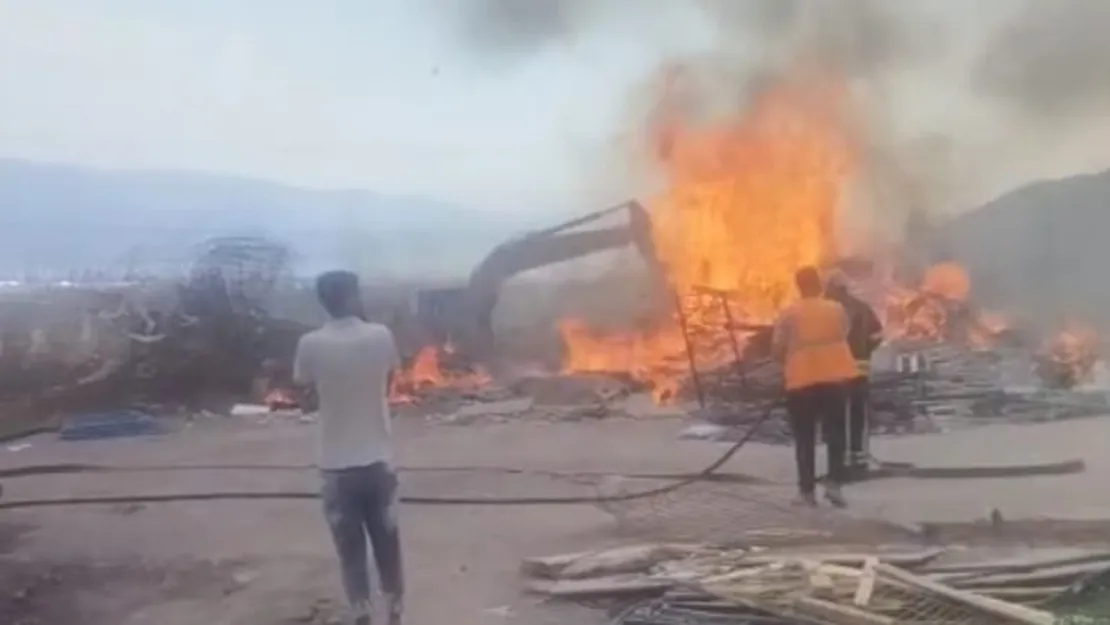 Derince'de yangın paniği