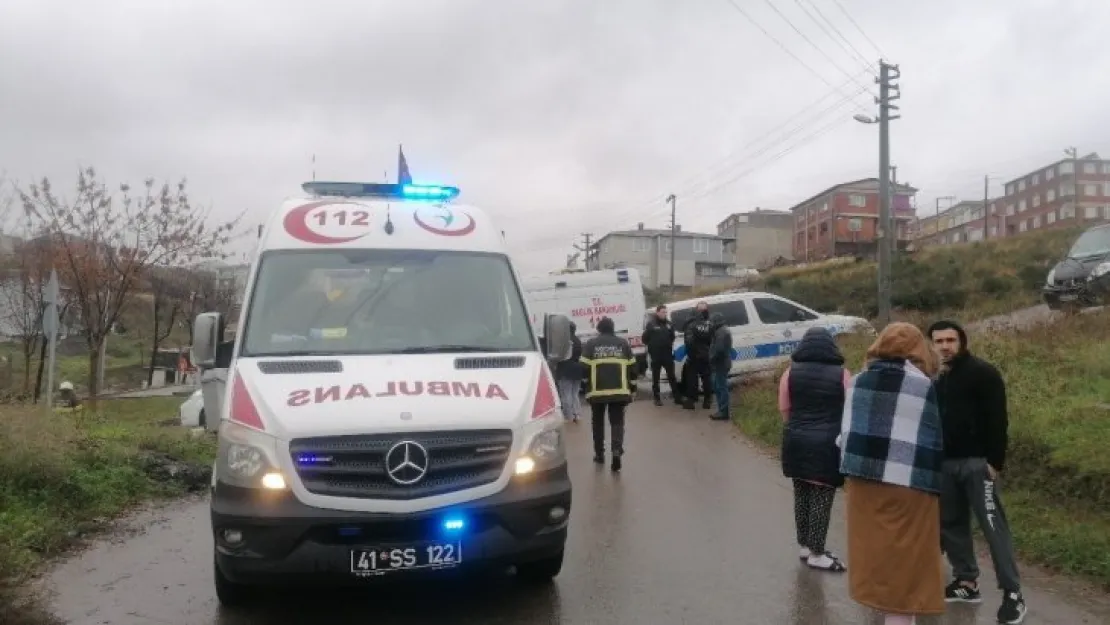 Devrilen soba evi yaktı, 2 kişi hastanelik oldu