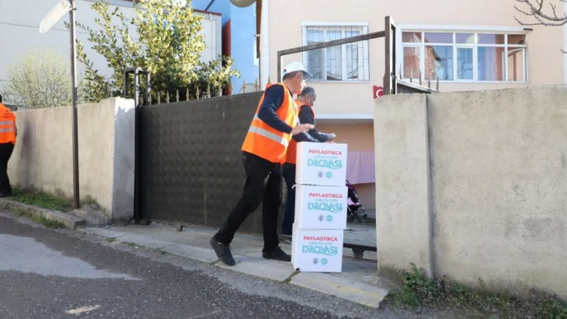 Dilovası'nda Vatandaşlara Ramazan Kumanyası