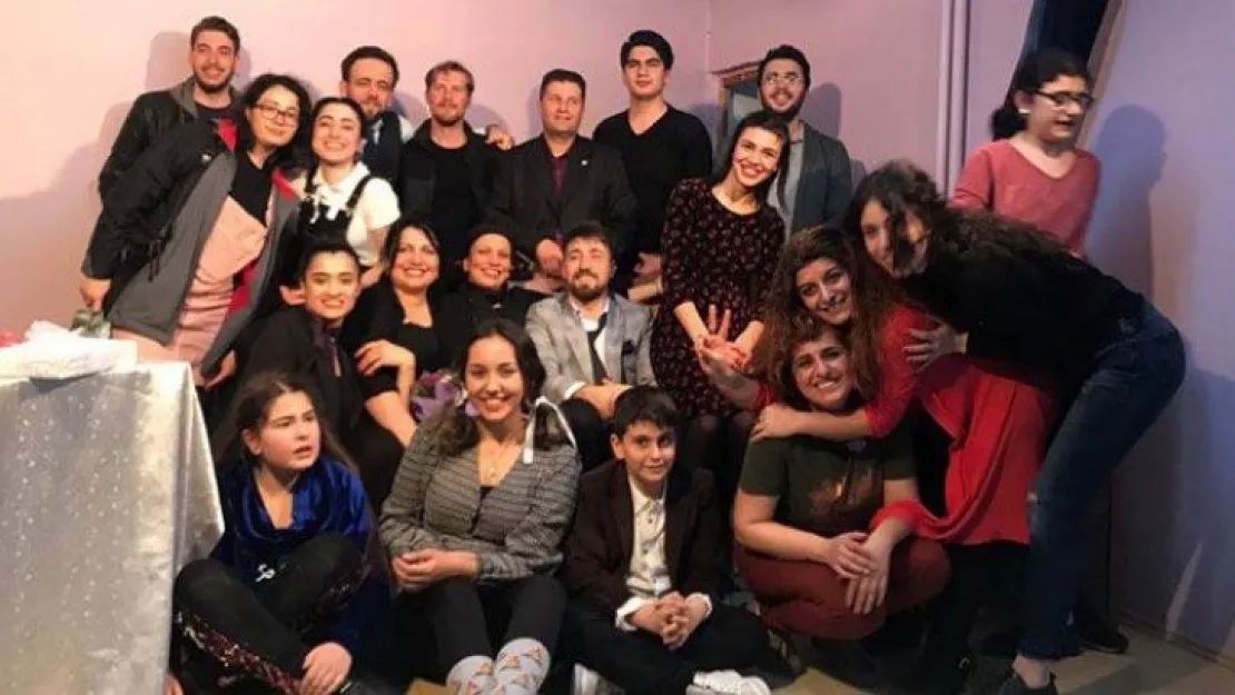Dışarıdaki patiler için sahne alacaklar