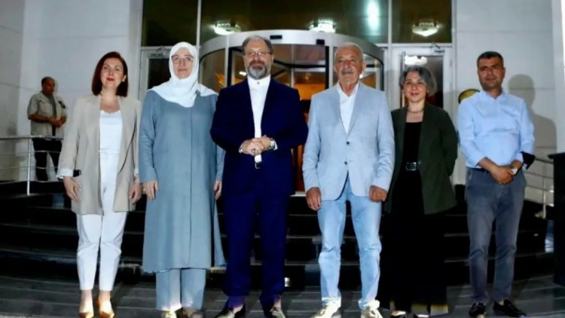 Diyanet İşleri Başkanı Ali Erbaş'a yakın ilgi