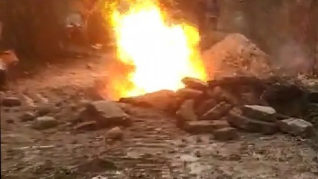 Doğal gaz boru hattı alev topuna döndü