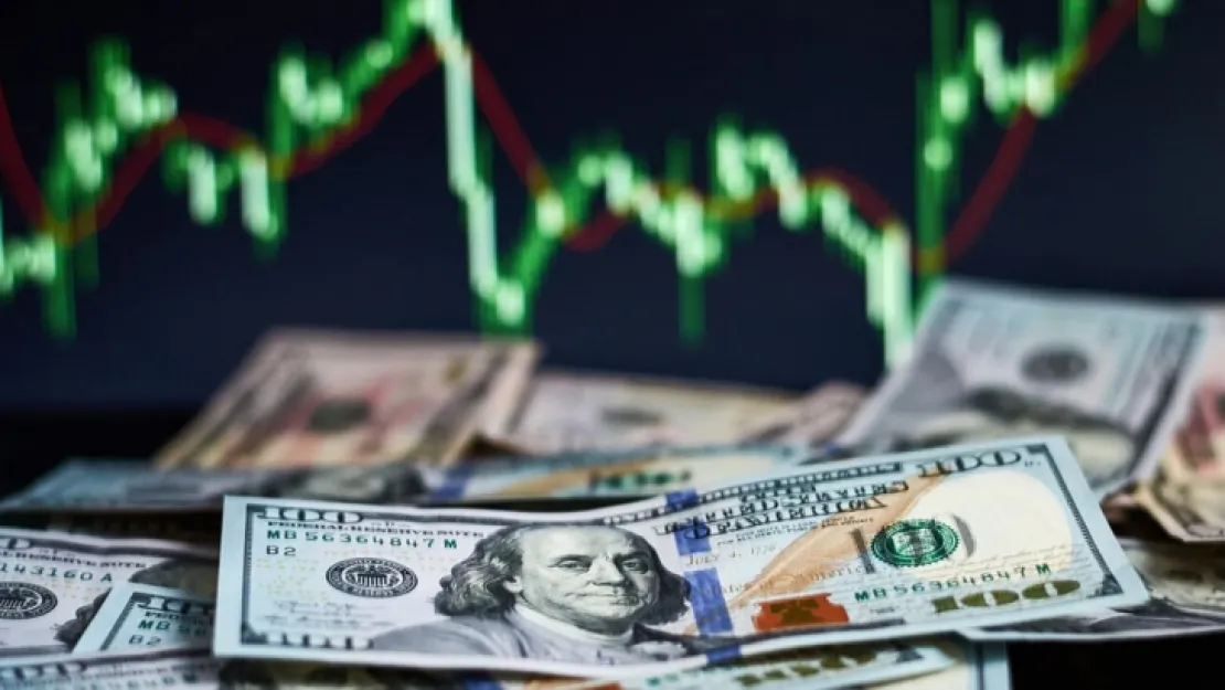 Dolar zirve, altın ve petrol dip yaptı 