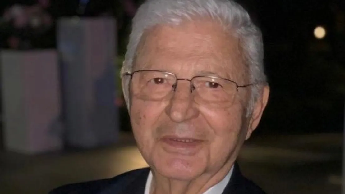 Dr. Mustafa Kolaylı hayatını kaybetti