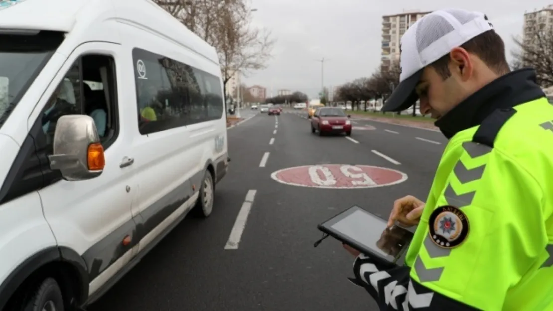 Düğün konvoyunda trafiği tehlikeye sokanlara ceza