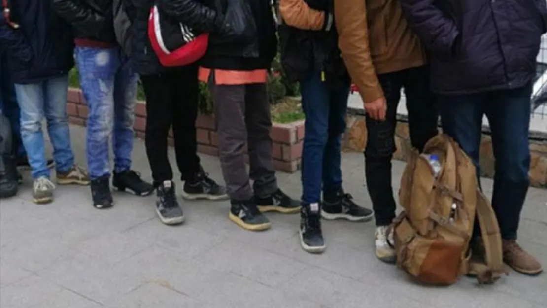 Düzensiz göçmenler sınır dışı edildi