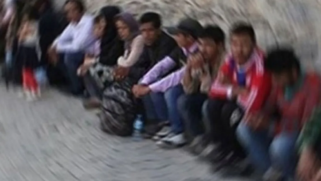 Düzensiz göçmenler sınır dışı edildi