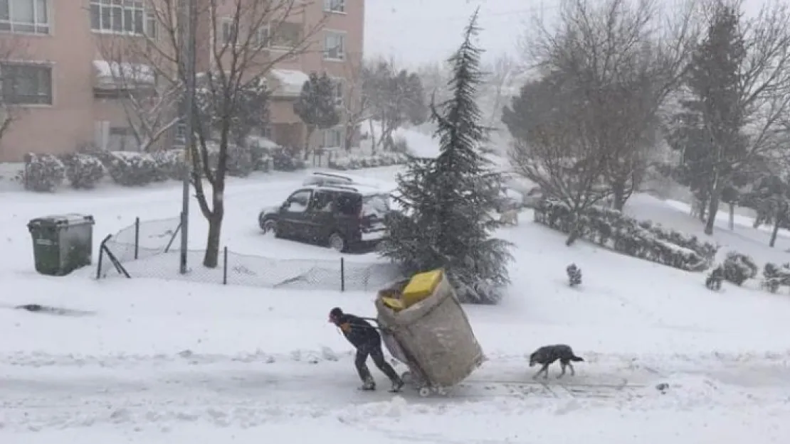 Ekmek parası engel tanımadı!
