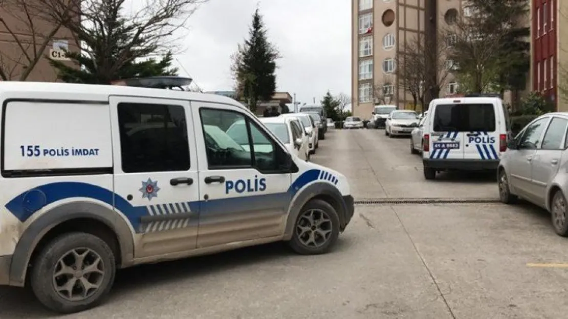 Evinin balkonunda ölü bulundu