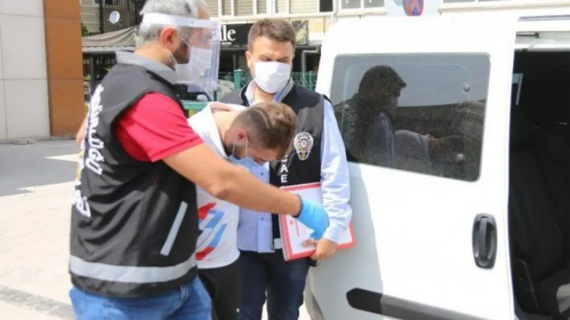 Evlere dadanan şahıs yakayı ele verdi!