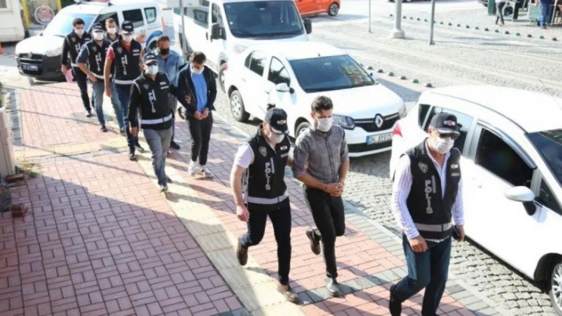 FETÖ operasyonunda yakalanan 5 kişi adliyeye sevk edildi 