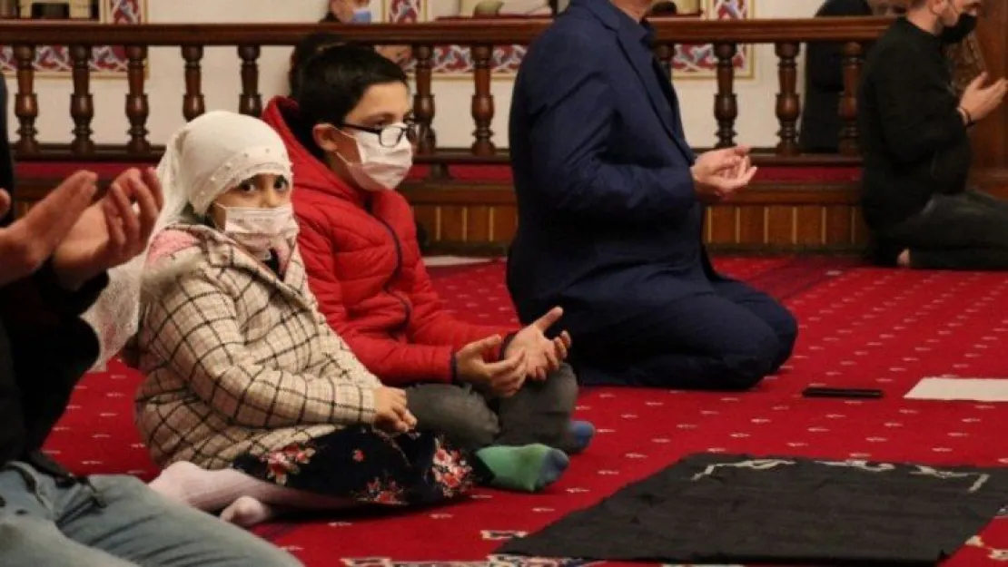 Fevziye Cami'inde Miraç Kandili coşkusu!