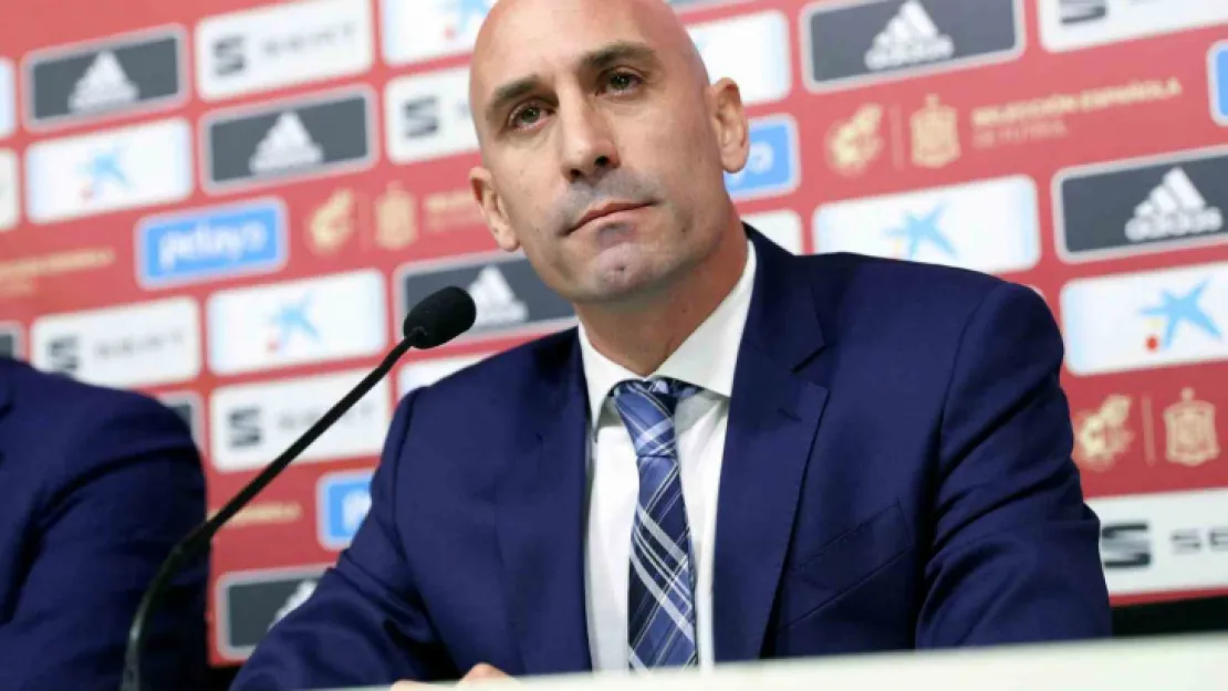 FIFA'dan, Luis Rubiales'e 90 gün uzaklaştırma