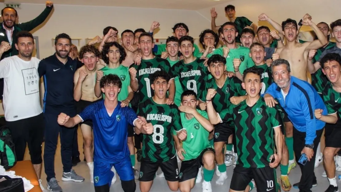 Koacelispor'un 8 futbolcusu zehirlendi