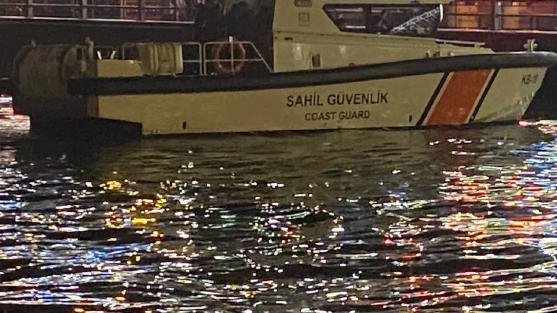 Galata Köprüsü'nden denize düşen vatandaş hayatını kaybetti