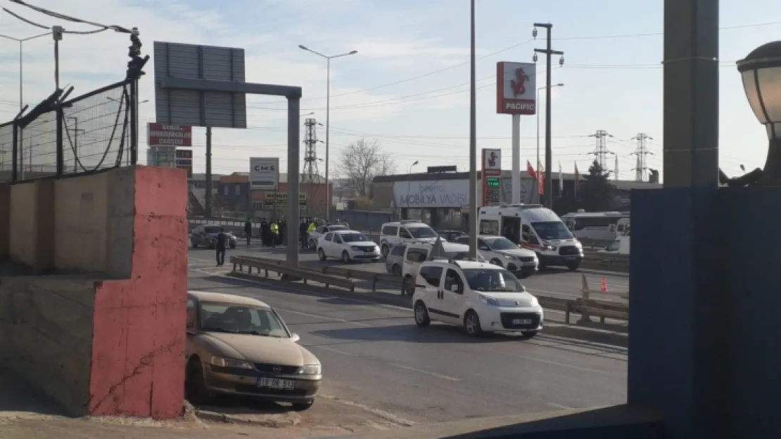 5 araç kazaya karıştı: Yaralılar var
