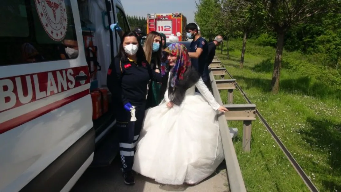 Gelin ve damat kazada yaralandı