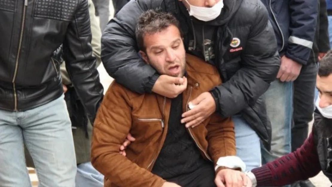 Genç hemşirenin babası, kızının cenazesini görmeye dayanamadı!
