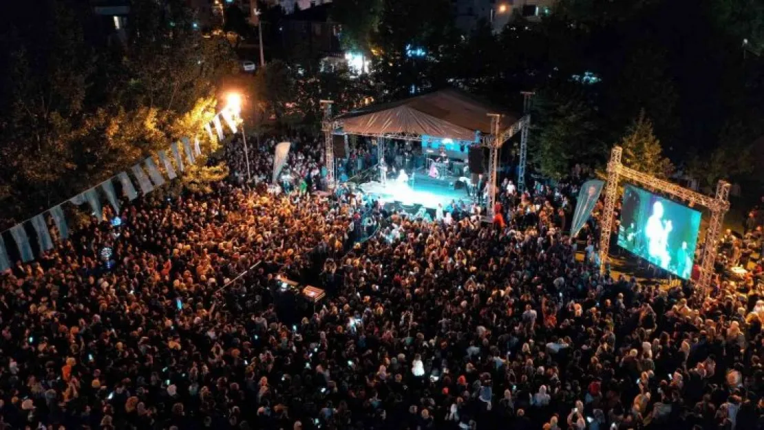 Kocaeli, Ekin Uzunlar konseriyle coştu