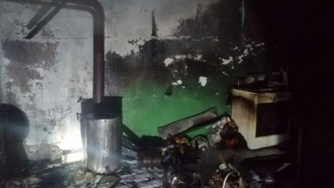 Geri dönüşüm deposundaki yangın bakın neden çıkmış!