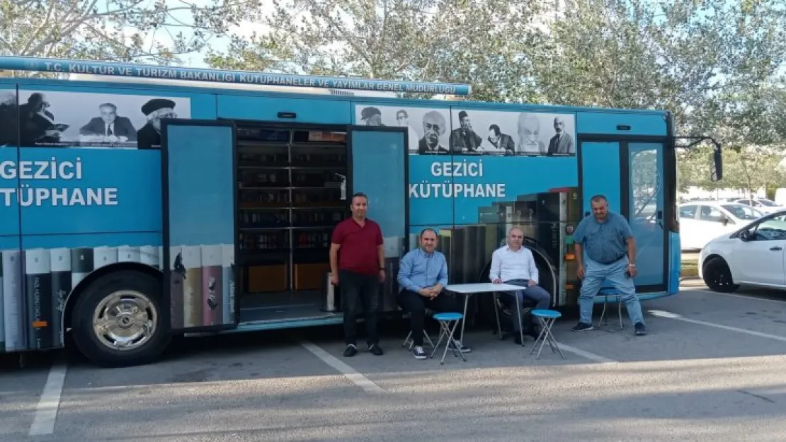 Gezici Kütüphane SEKA Park Sahili'nde