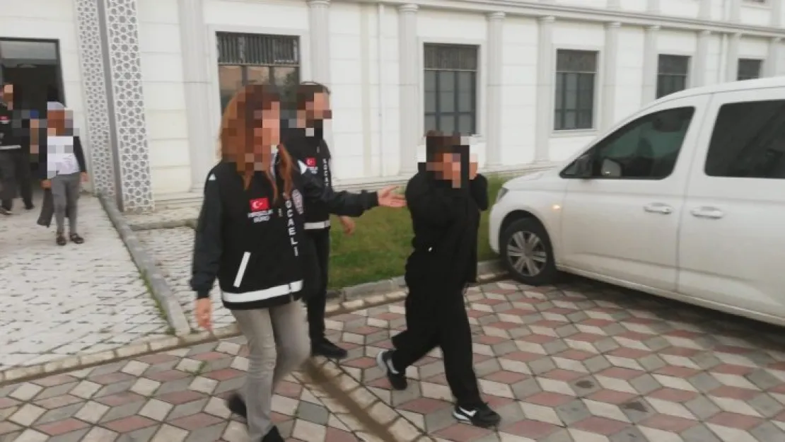 Girdikleri evde yakayı ele verdiler!