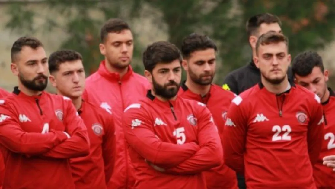 Gölcükspor Antalya kampında top başı yaptı