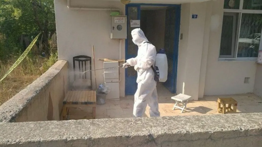 Gölcük'te 4 katlı apartman karantinaya alındı