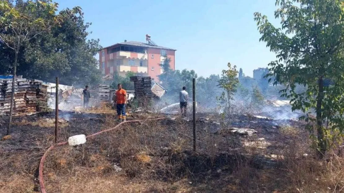 Gönüllü itfaiyeciler yangının büyümesini engelledi