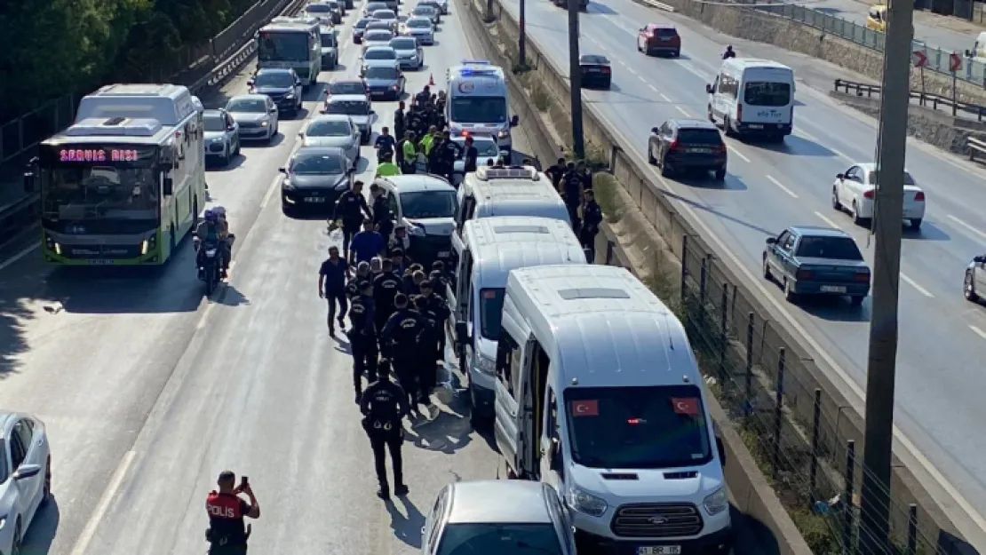 Göreve giden çevik kuvvet ekibi zincirleme kazaya karıştı: 5 polis yaralandı