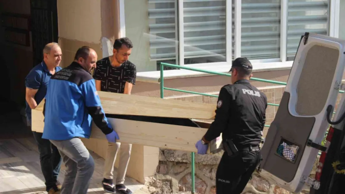 Haber alınamayan adam evinde ölü bulundu