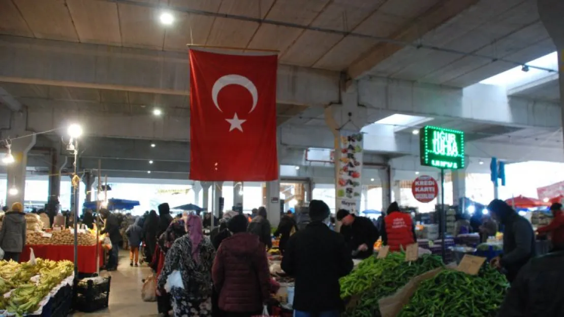 Halk pazarında fiyatlar düştü!