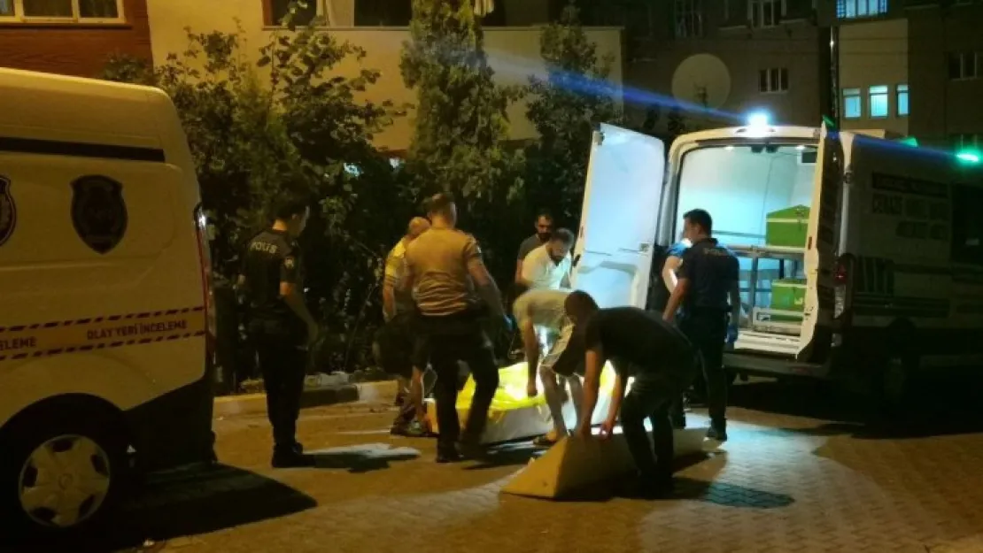 35 yaşında adam evinde ölü bulundu
