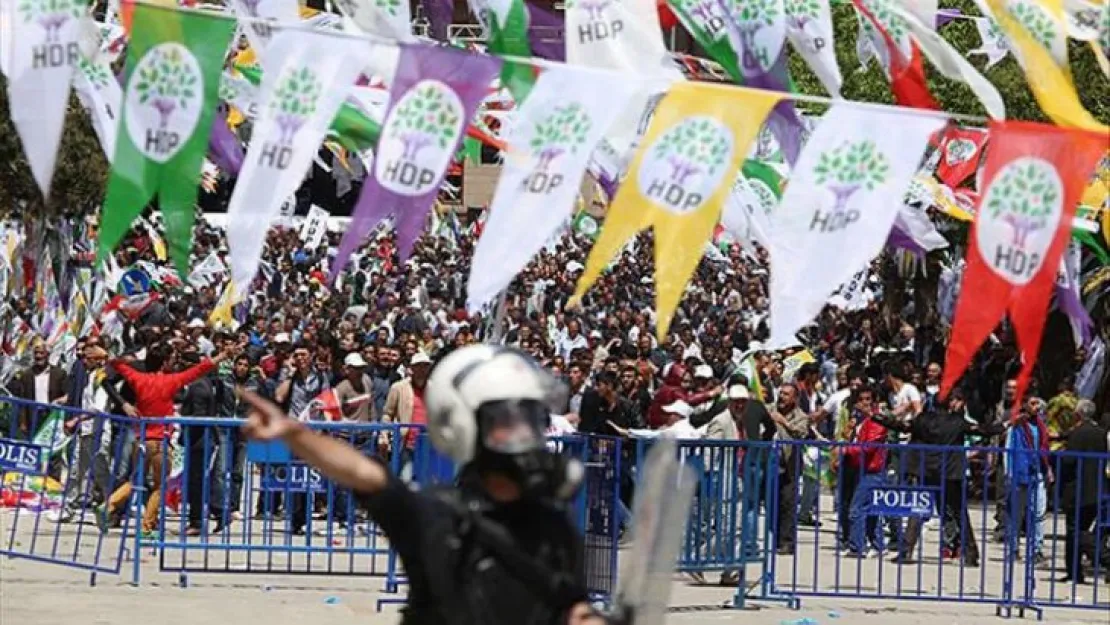 HDP mitinginde PKK'yı öven zanlı yakalandı