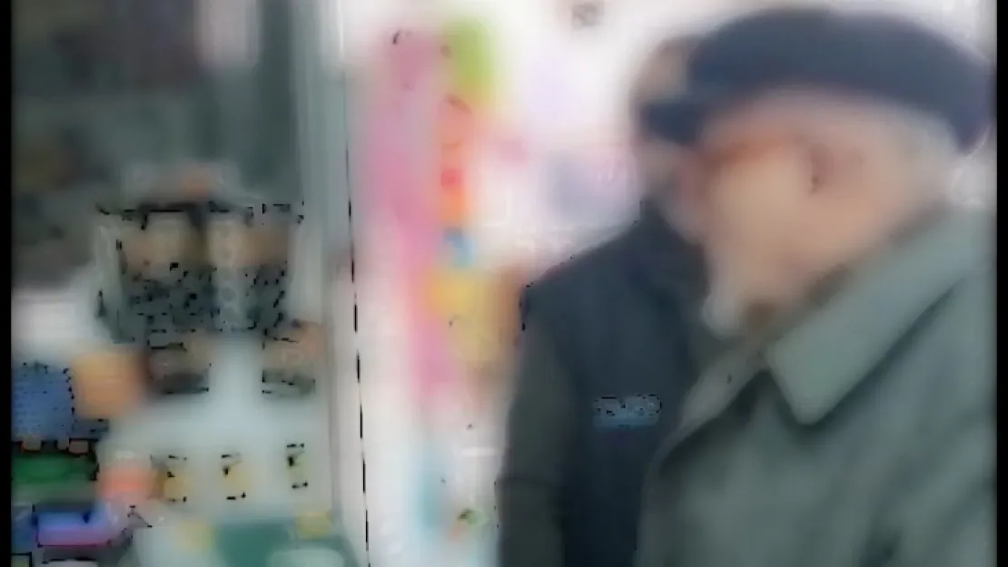 Hırsızı iş yeri sahibi kapıda böyle durdurdu