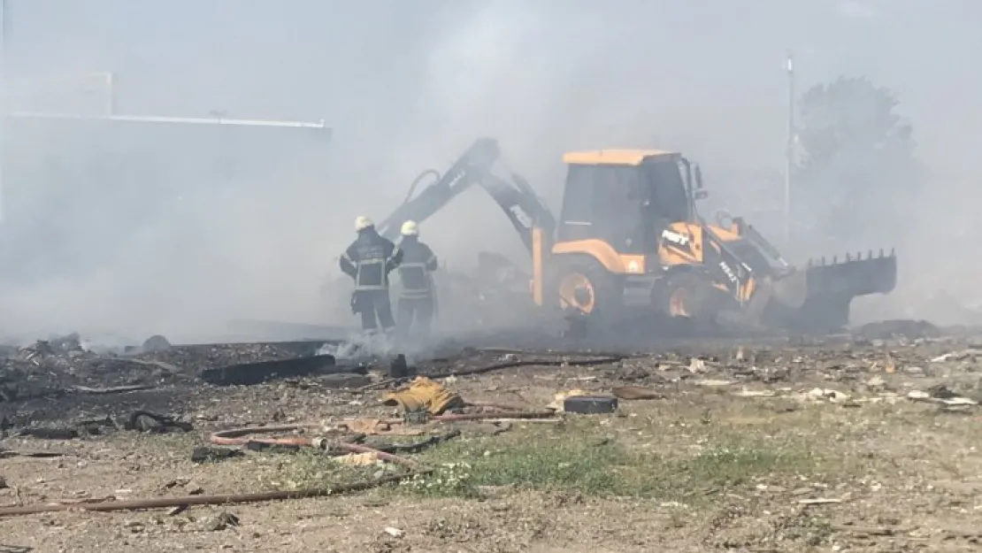 Hurdalar yandı, gökyüzünü dumanlar kapladı
