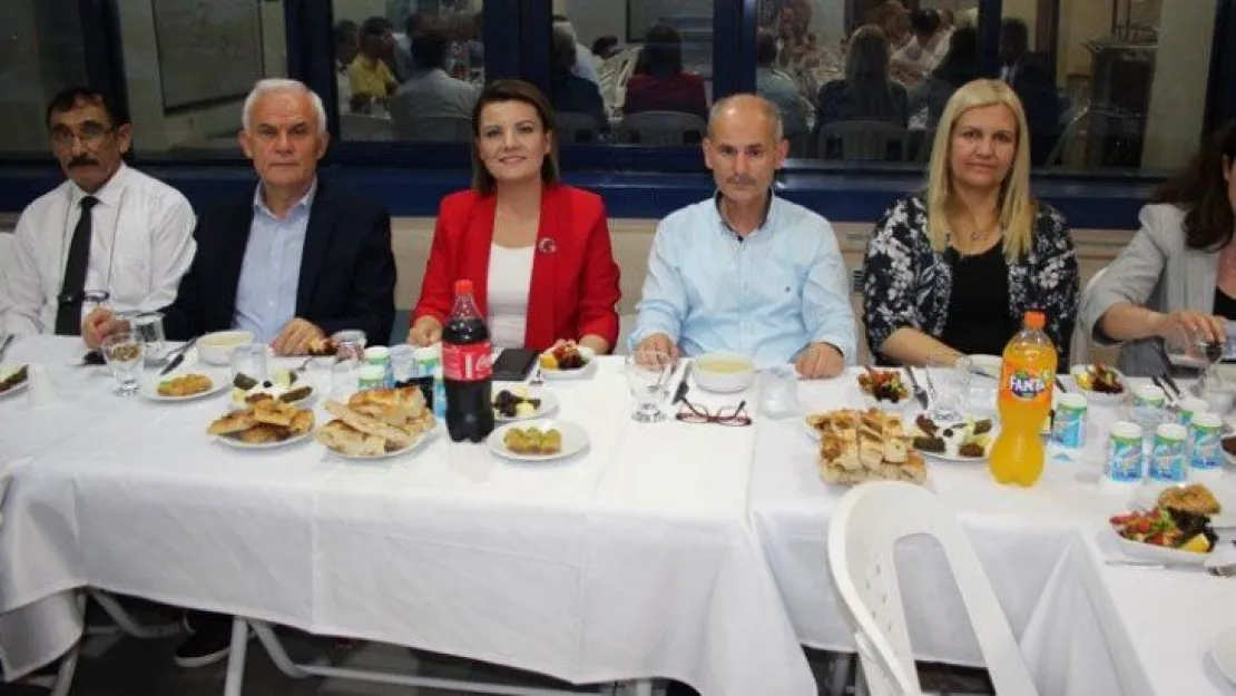 Hürriyet Meclis üyeleriyle iftarda buluştu