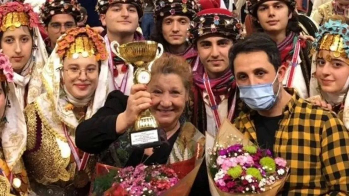 İhsaniye Anadolu Lisesi'nin halkoyunları başarısı 