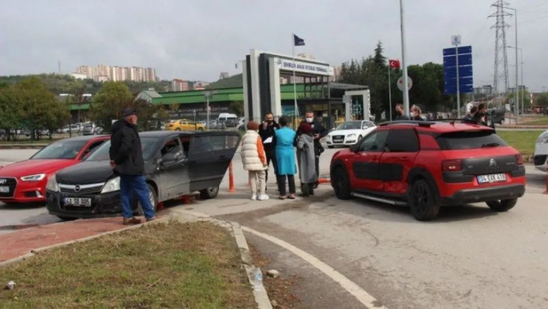 İki otomobilin çarpışması neticesinde bir çocuk yaralandı