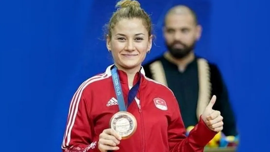 İlk madalya Kağıtspor'lu Tuğba'dan
