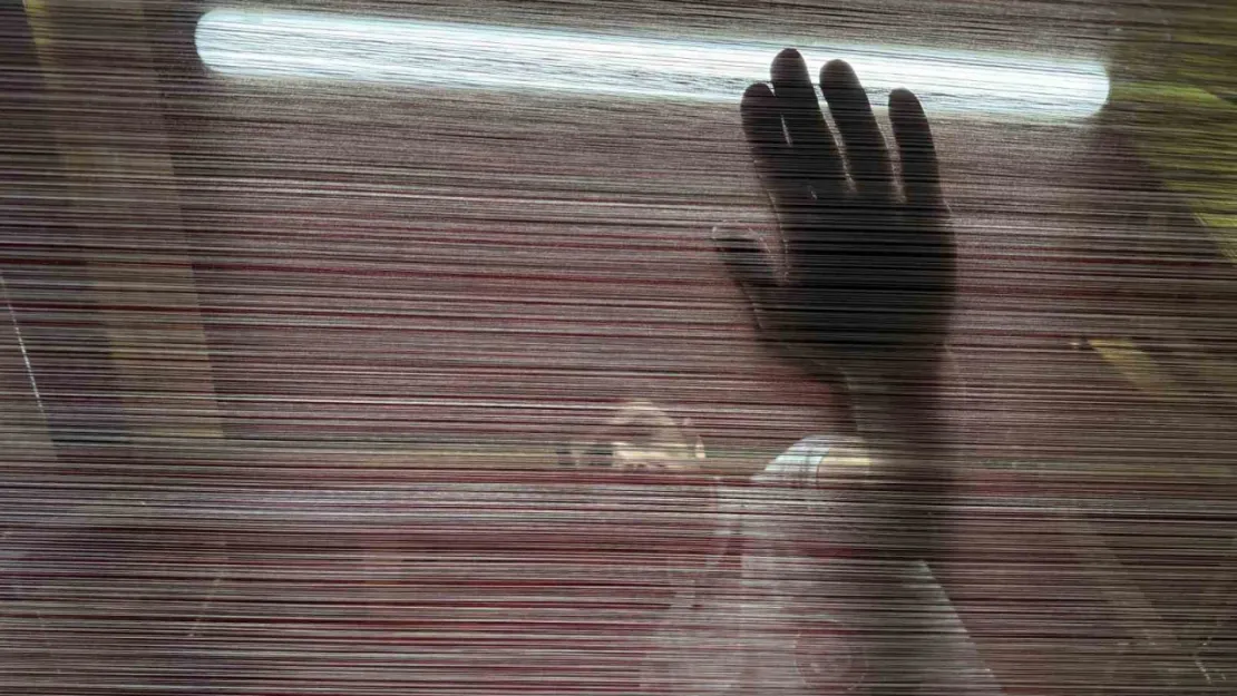 İlmek ilmek tarih: 182 yıllık miras sarayları renklendiriyor