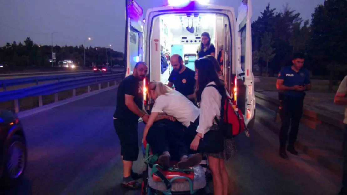 İş makinesi taşıyan tır ile otomobil çarpıştı: 1 yaralı