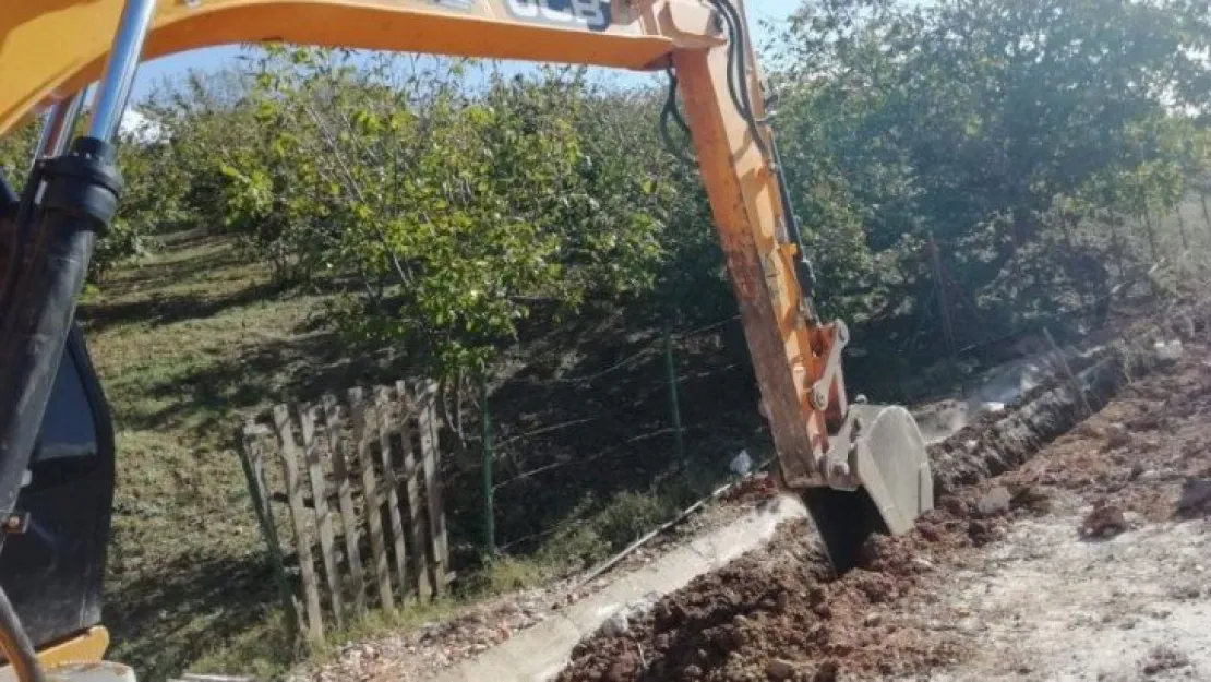 İş makinesinin kazıcı kısmı başına çarpan işçi hayatını kaybetti