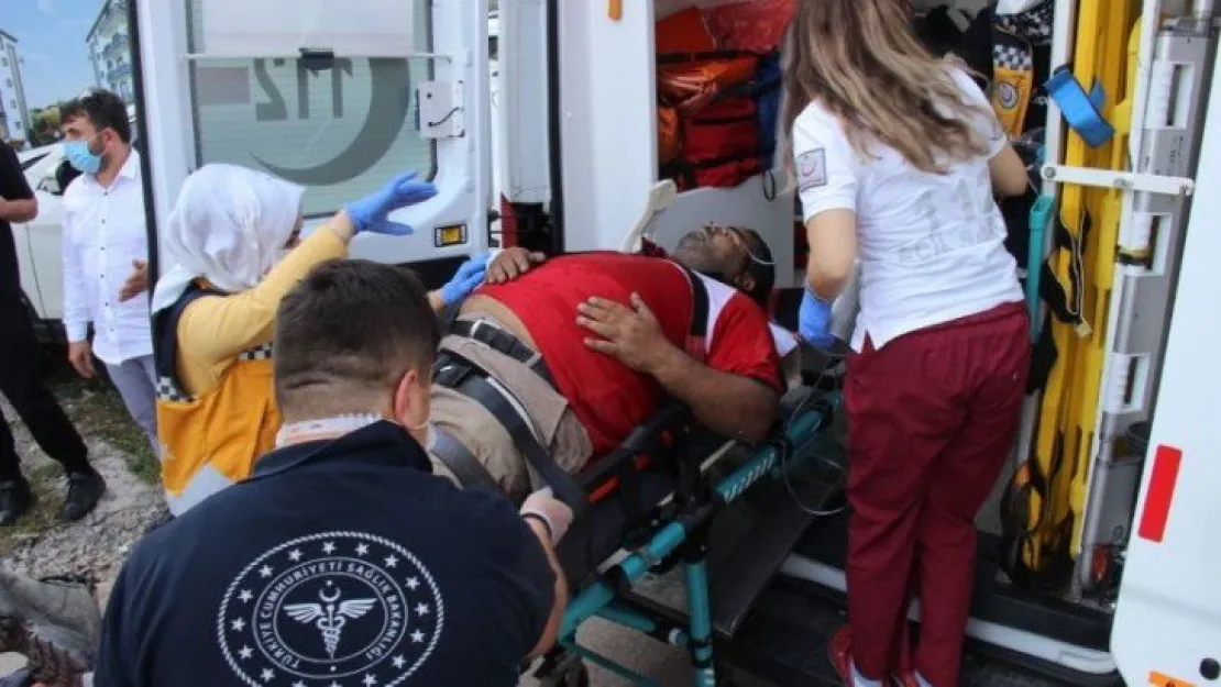 İşçiler asansör boşluğuna düştü: 1'i ağır 2 yaralı  